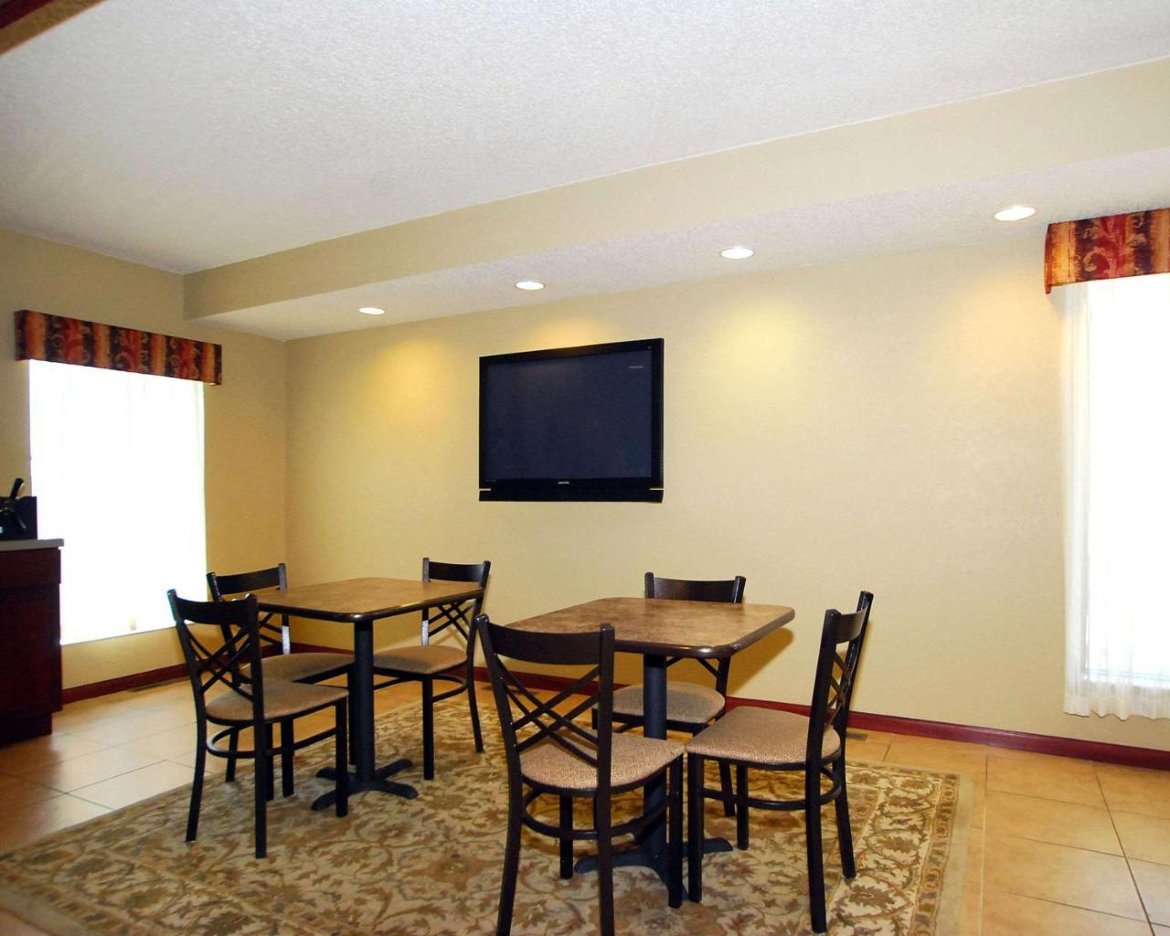 Econo Lodge Inn & Suites Kearney Εξωτερικό φωτογραφία